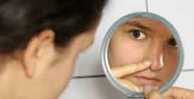 * Tiga Tips Cara Menyembunyikan Jerawat